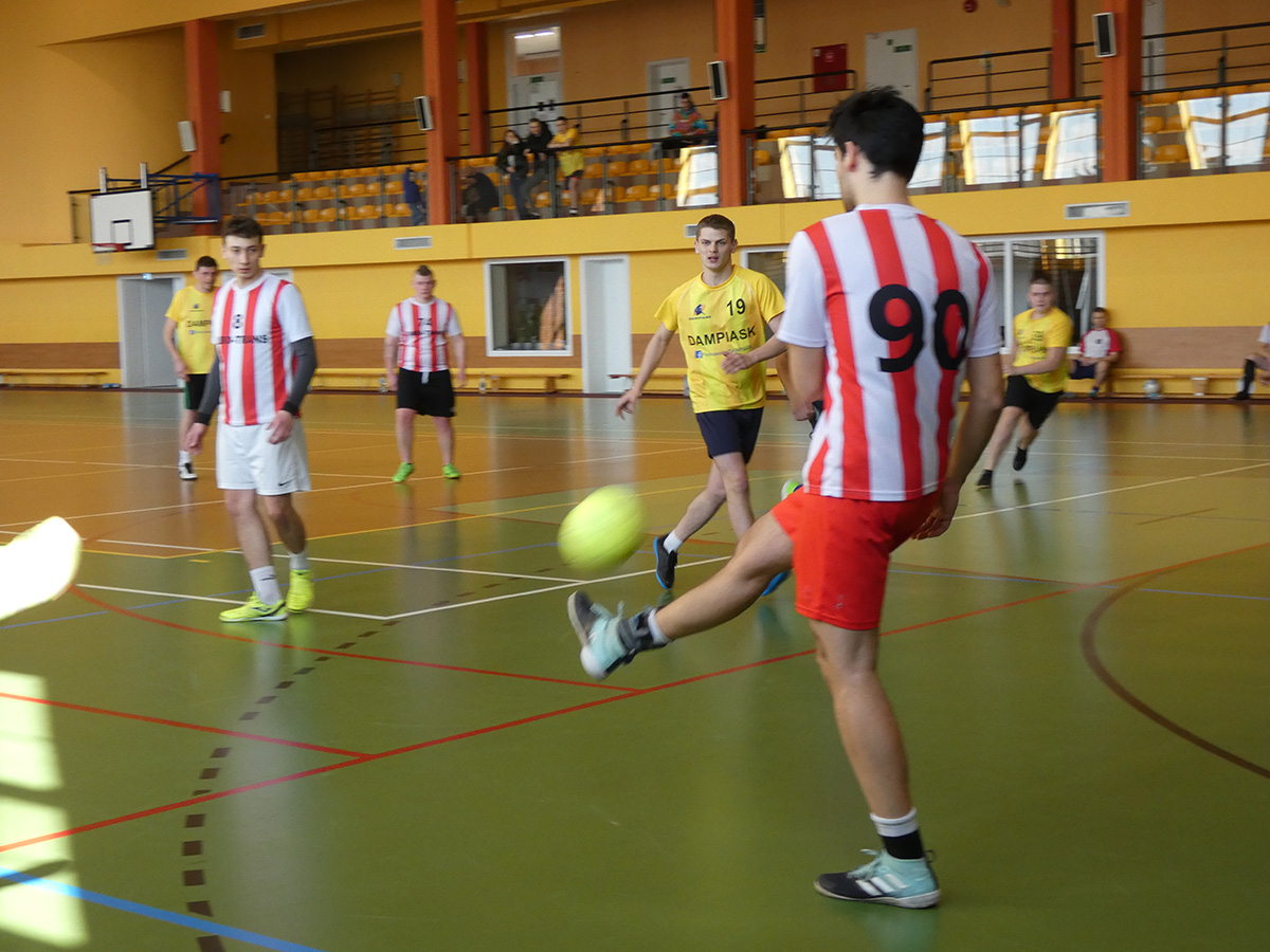 hala sportowa, mecz piłki nożnej